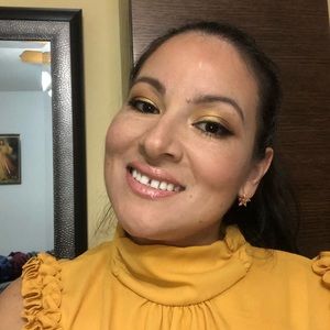 Meet your Posher, Mirna